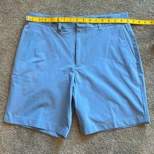 Vineyard vines breaker performance shorts